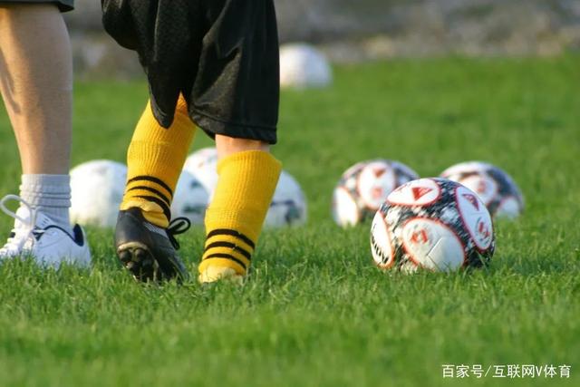 中国男篮82比78获胜，赛后诞生4大不可思议，还有5个扎心事实